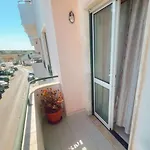 Entire 3 Bed With Private Wc ! Samouco