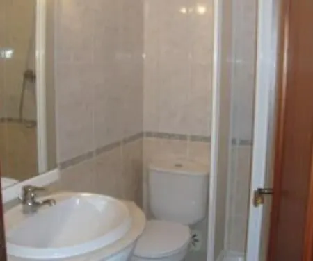 شقة Entire 3 Bed With Private Wc ! Samouco