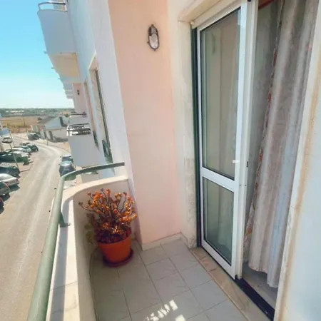 Entire 3 Bed With Private Wc ! Samouco