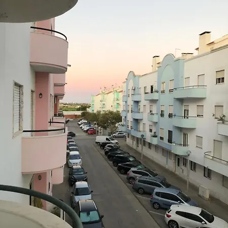 Апартаменты Entire 3 Bed With Private Wc !