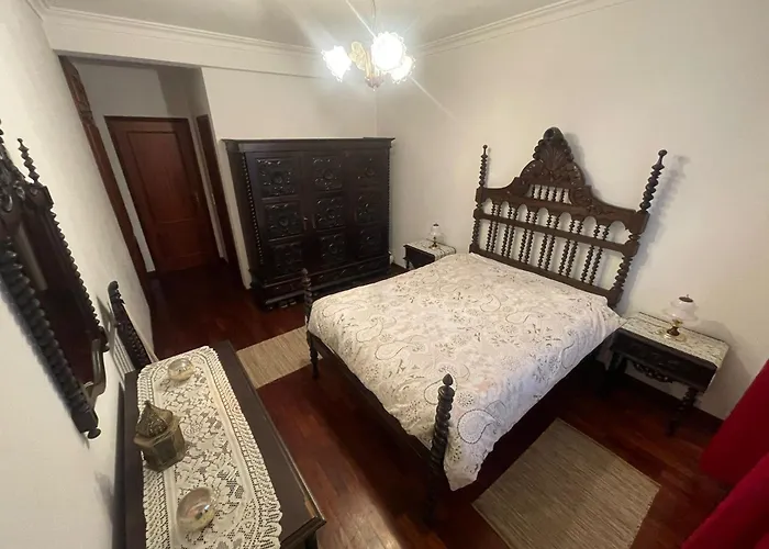 Appartement Entire 3 Bed With Private Wc ! Samouco