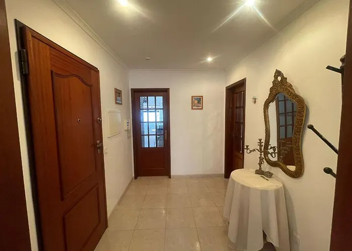Entire 3 Bed With Private Wc ! * Samouco